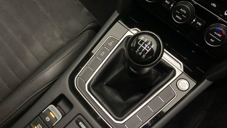 Volkswagen Passat 1.4 TSI 150 GT 5dr [Panoramic Roof] Petrol Estate